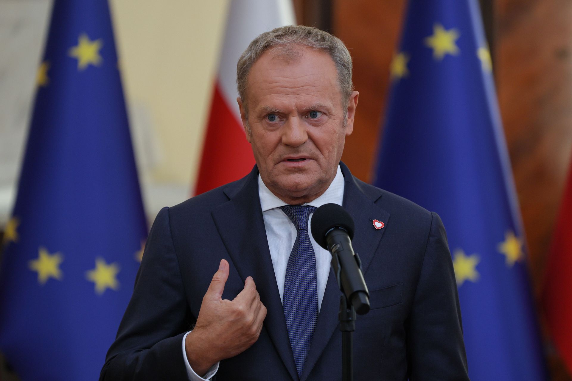 Darmowe mieszkania dla ministrów i wioskowy czempionów? Chcą ratować rządowe osiedle