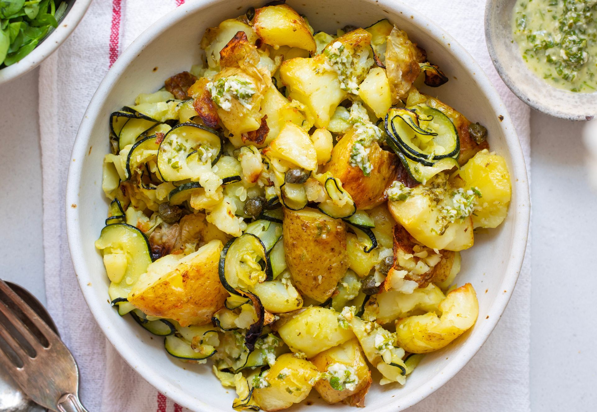 Nie ogórki i nie koperek. Dorzucam do sałatki 2 inne dodatki i wychodzi palce lizać