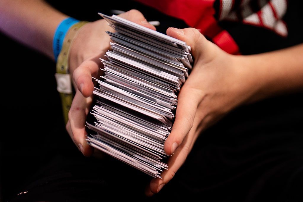 Chciał zarobić na karcie z koszykarzem. Oszukał go sieciowy cwaniak