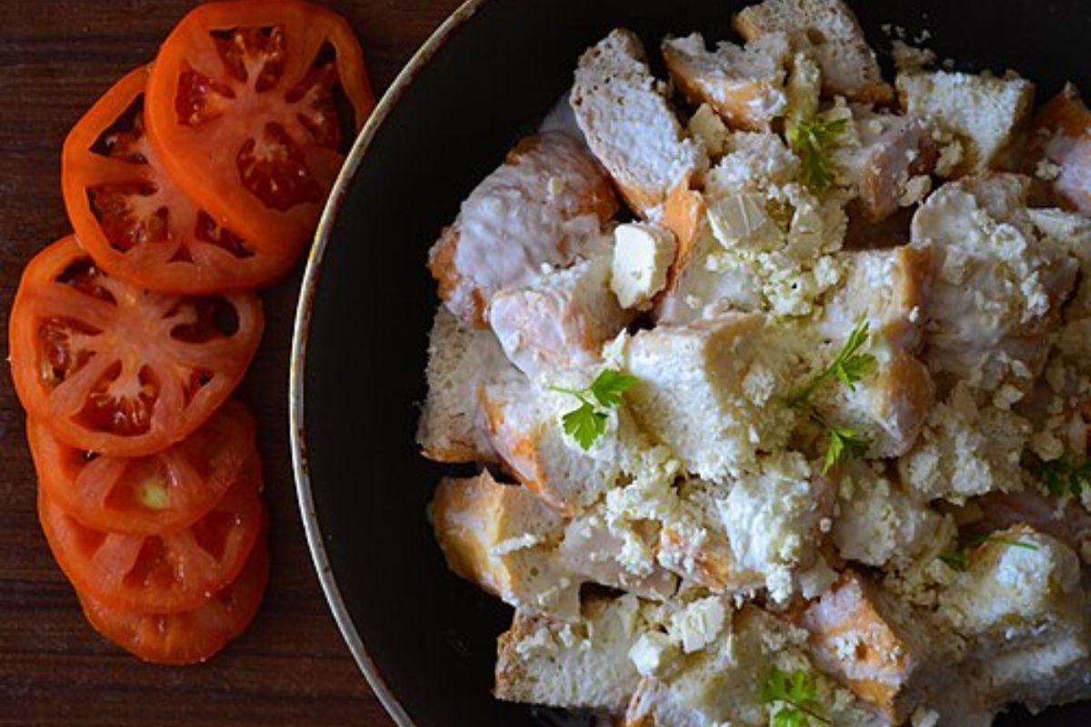 Bułgarzy jedzą na śniadanie. Podobną breję robiło się w PRL-u