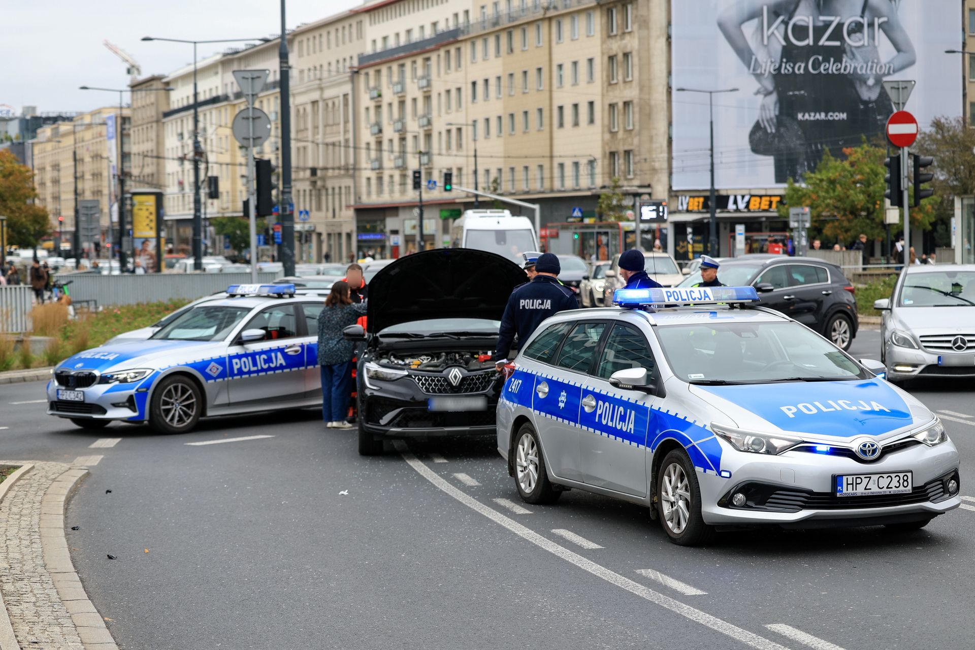 "Rondziarze" atakują w Warszawie. Na te miejsca lepiej uważać