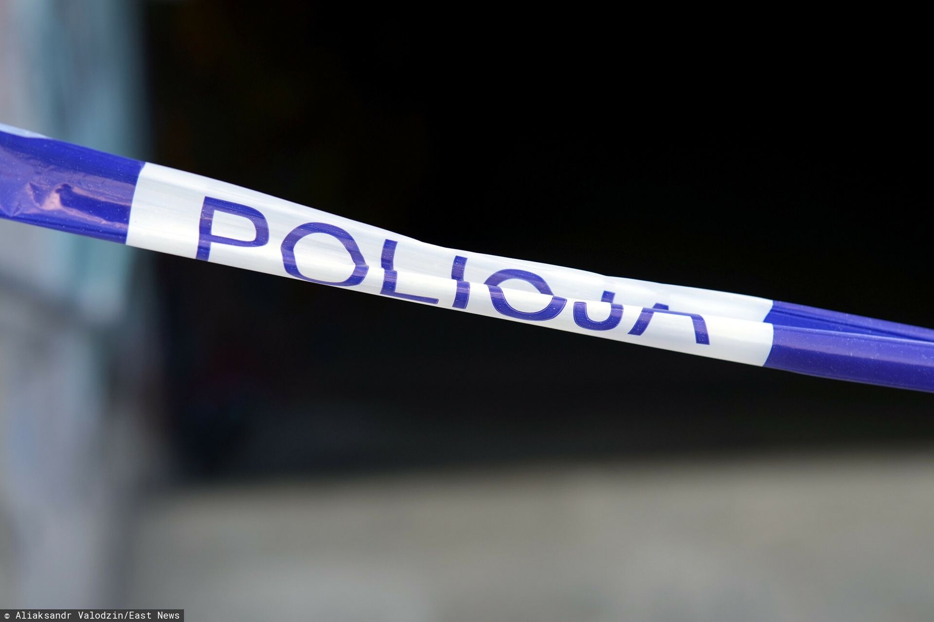 Makabryczne odkrycie policji w Łobzie. Zwłoki mężczyzny z raną na szyi