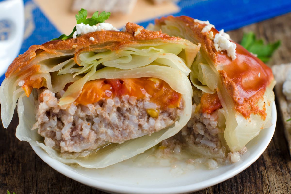 Mama zawsze wkłada do kapusty. Gołąbki są tak smaczne, iż nie potrzeba sosu