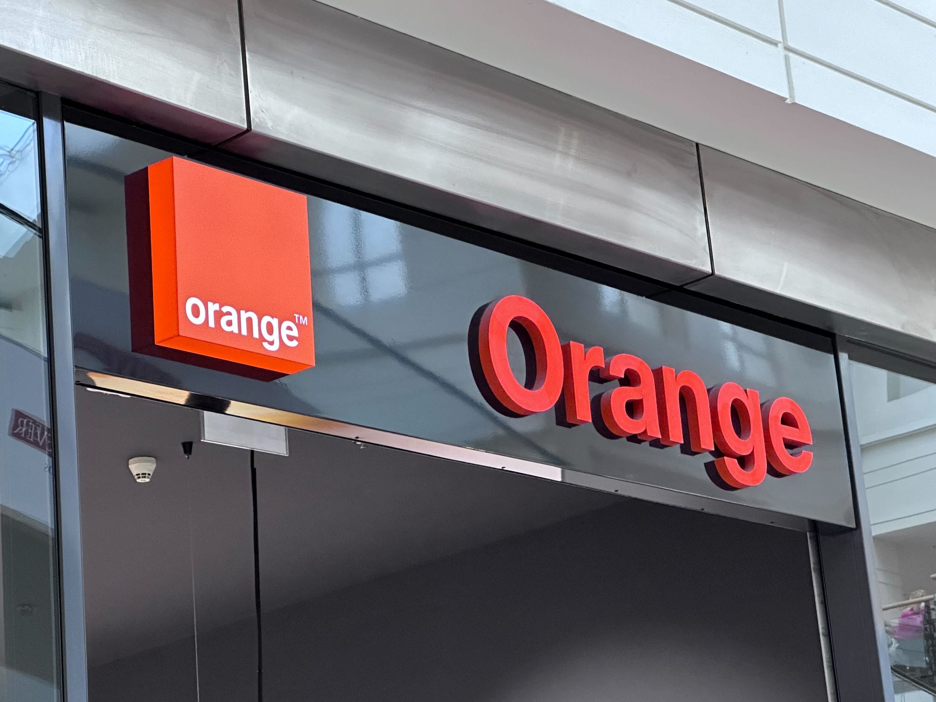 Orange nie rozdaje iPhone'ów. Uwaga na "ankietę"