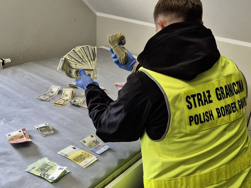 Ukraińska szajka rozbita przez służby. Zatrzymania w dwóch miastach