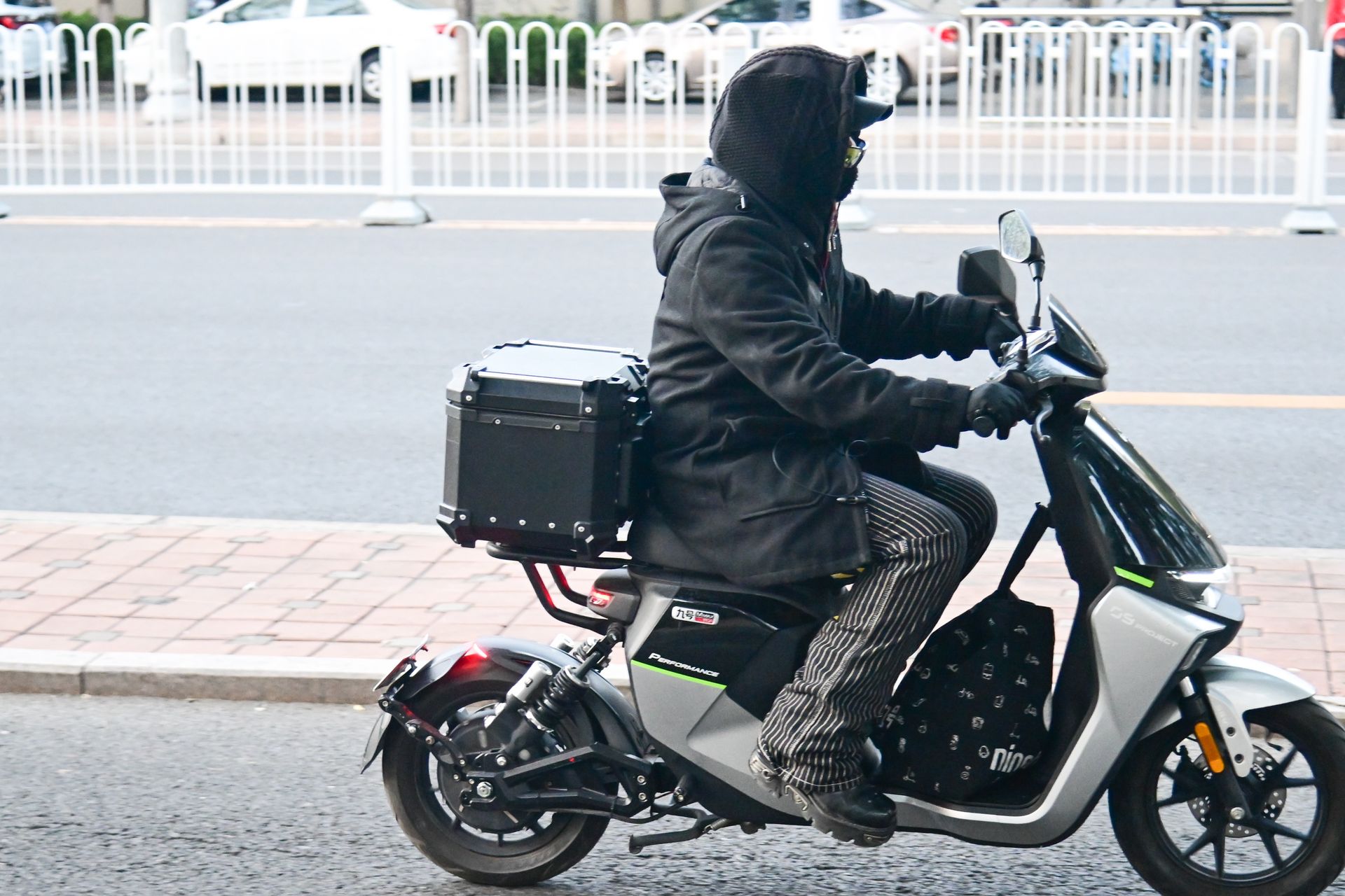 Staranował policjanta motorowerem. 17-latek chciał uniknąć kontroli