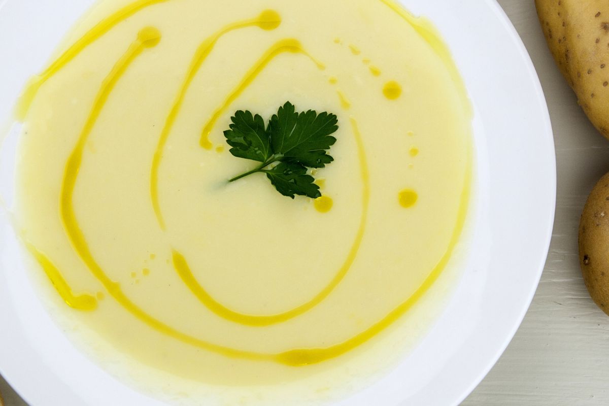Rozkoszny pokazał, jak zrobić krem z młodych ziemniaków. Ten przepis zasługuje na medal