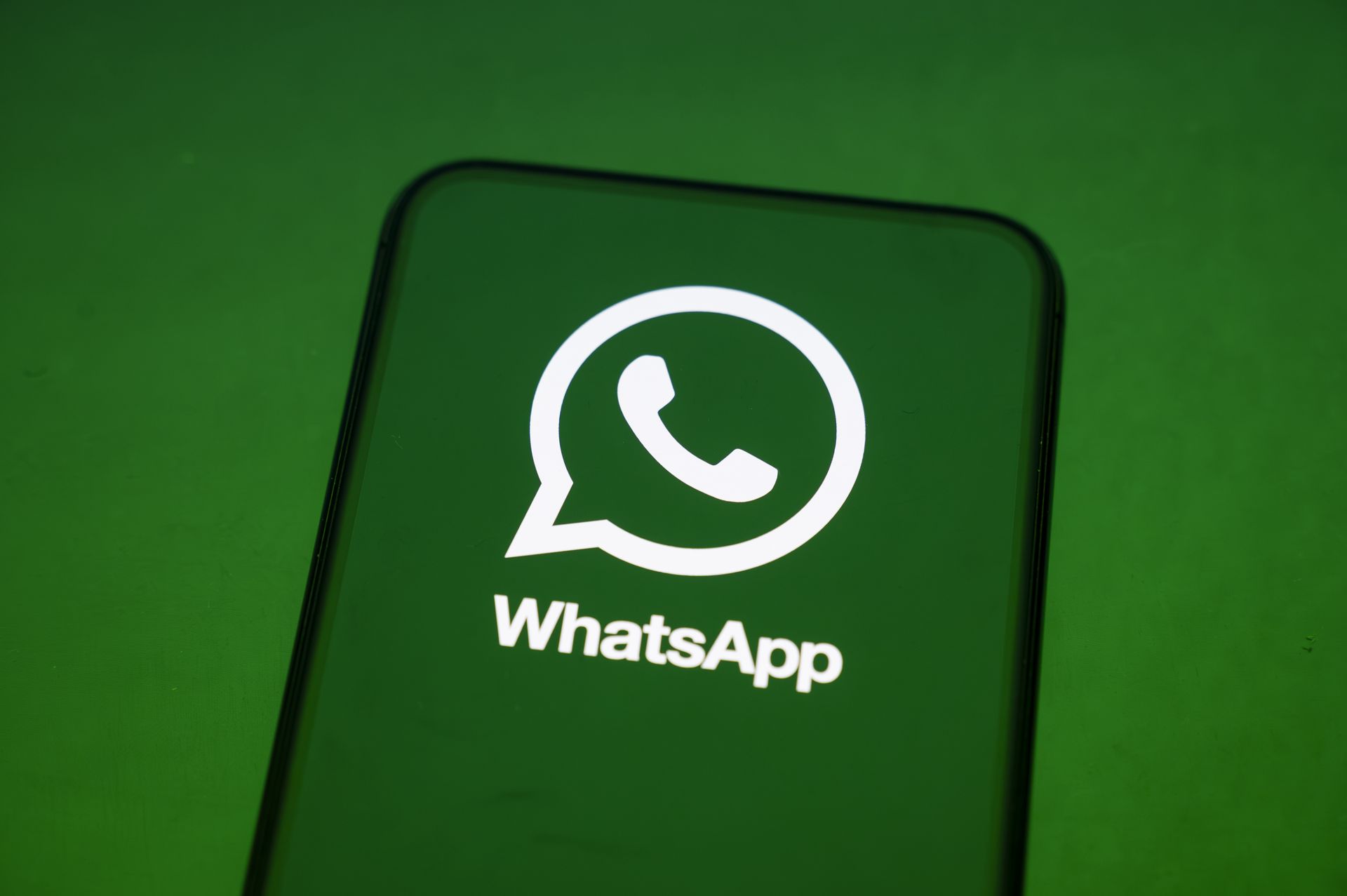 WhatsApp wprowadza nową opcję. Ma pomóc z kopiami czatów