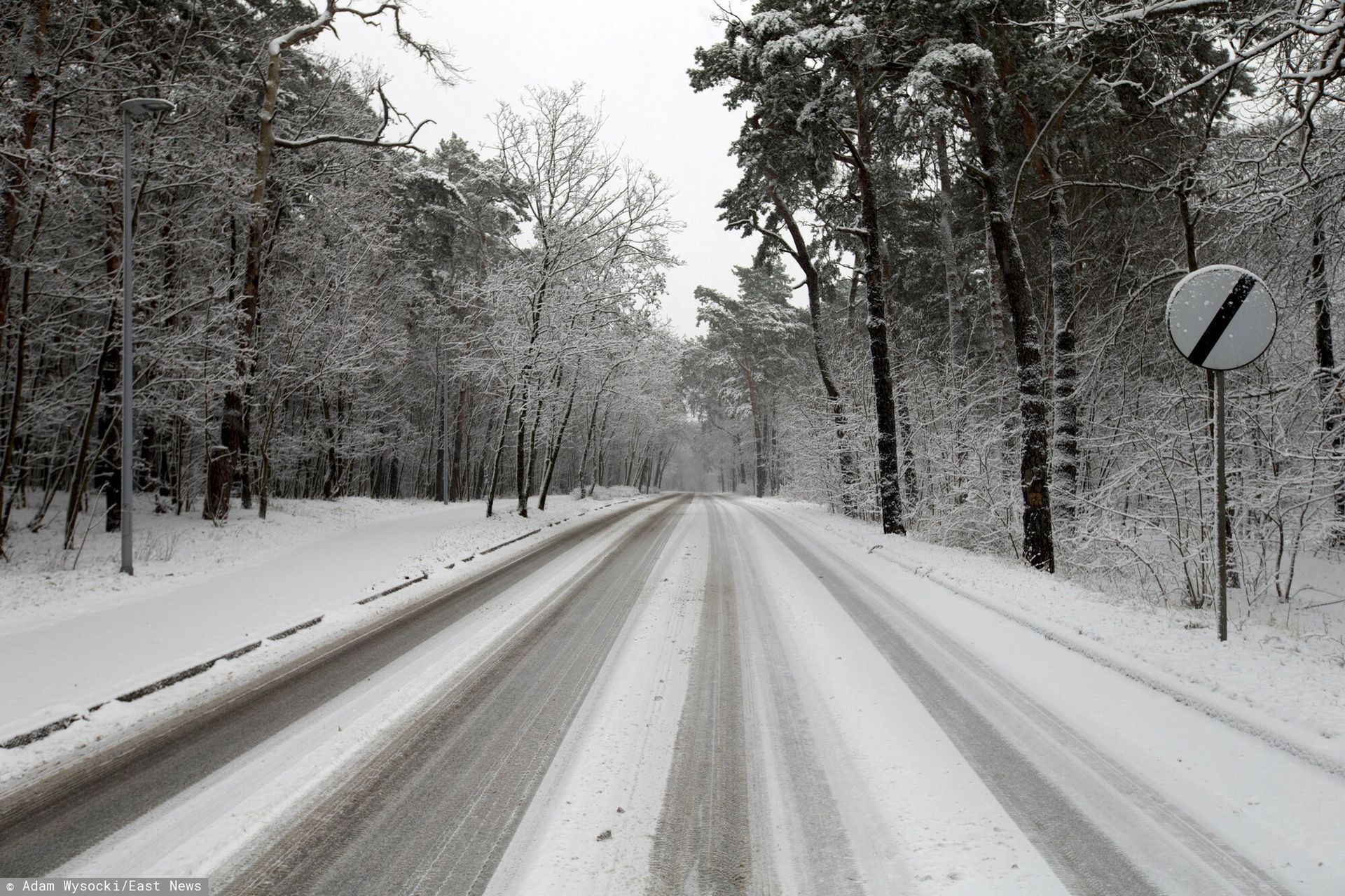 Lokalne drogi zasypane. Komunikat policji