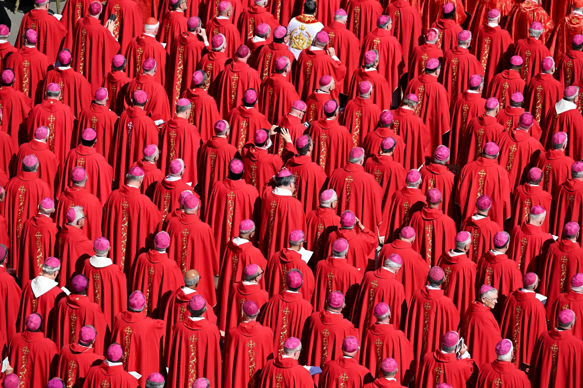 Przygotowania do konklawe. Kardynałowie szczerze o skandalach i nadużyciach