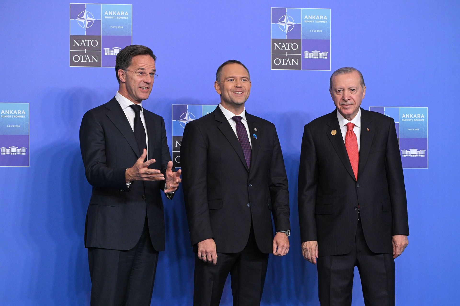 Ekstrawaganckie prezenty od Erdogana. Nawrocki też taki dostał