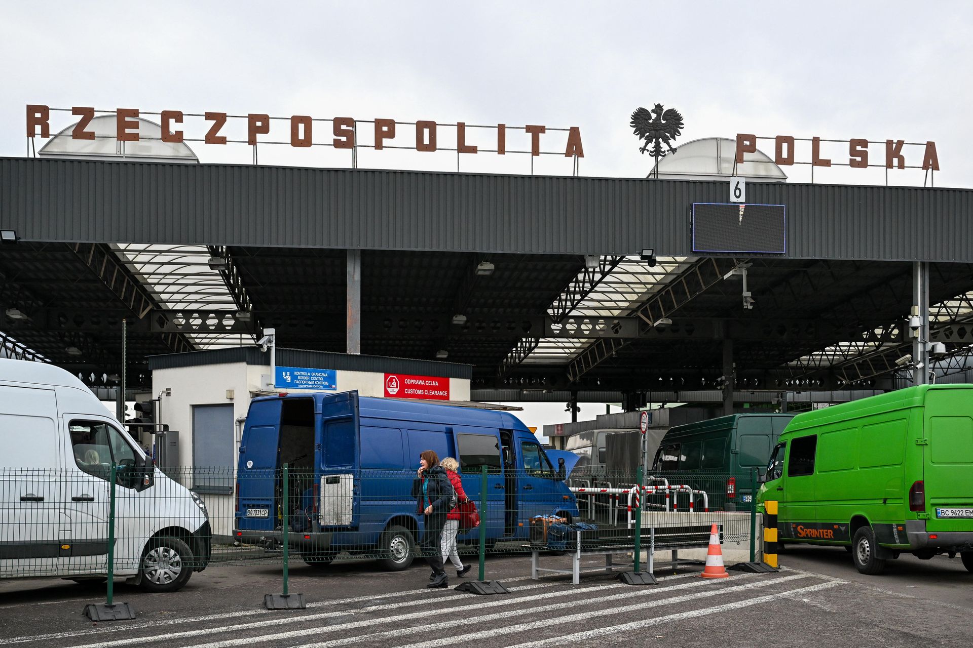 Zełenski poluzował przepisy dla mężczyzn. Już widać ruch na granicy