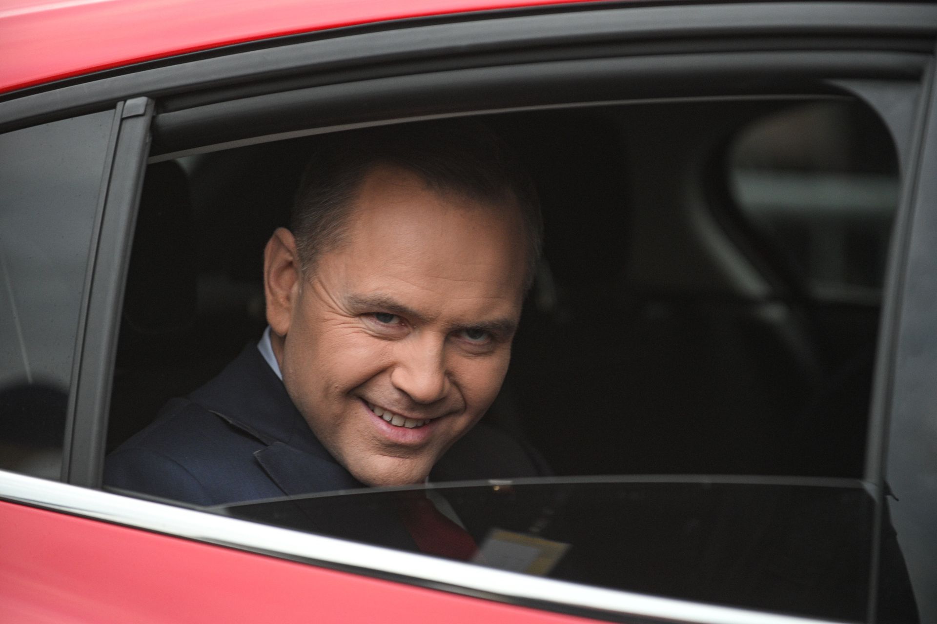 "FAZ" o Nawrockim: Dosięgła go własna przeszłość