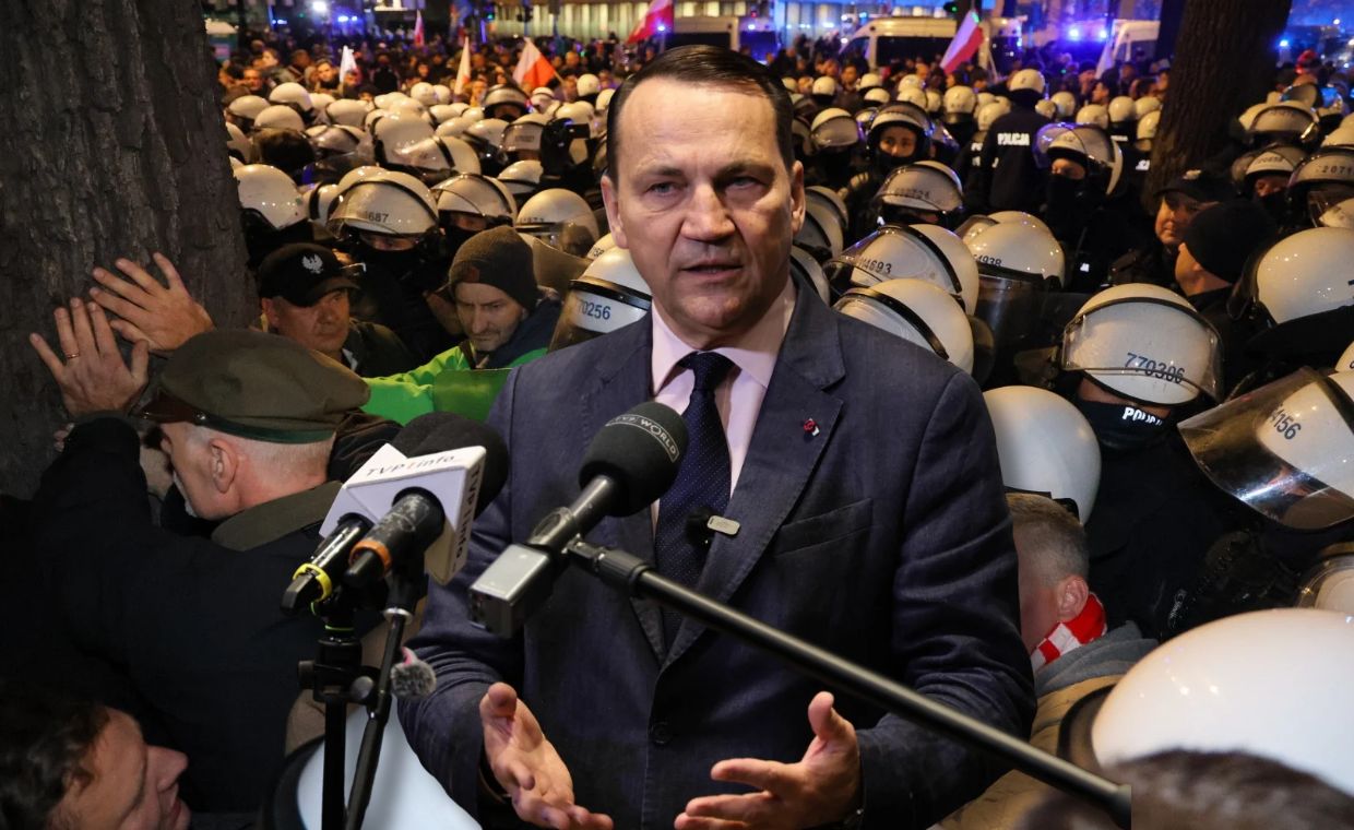 "Populistyczny rząd". Marko po angielsku i stanowczo