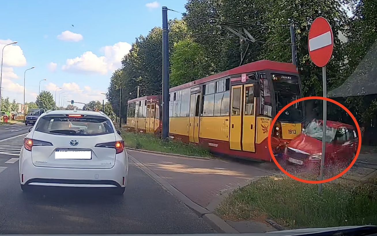 Samochód kontra tramwaj. Film ku przestrodze