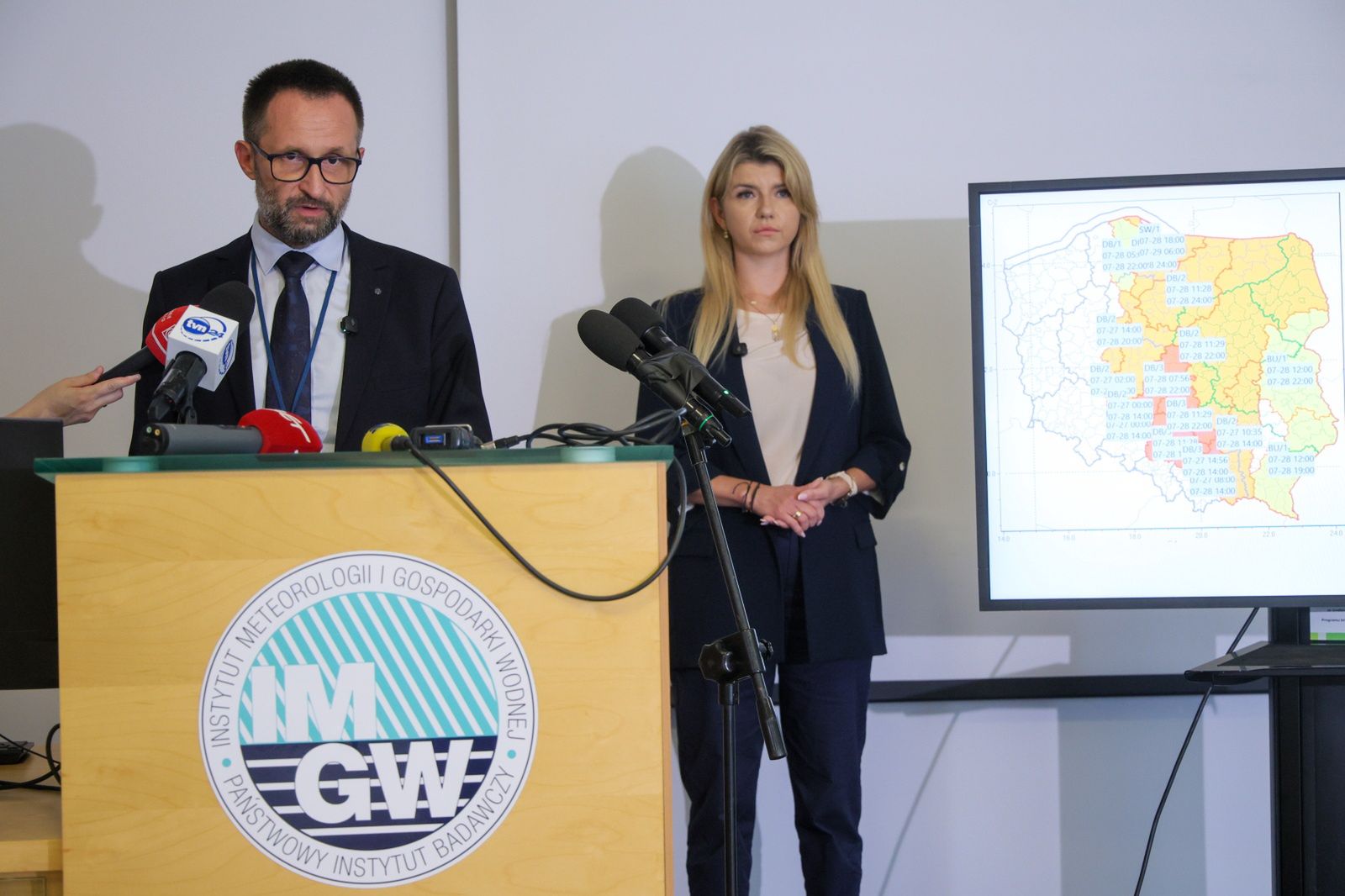 Ulewy nad Polską. Wiadomo, kiedy niż opuści kraj