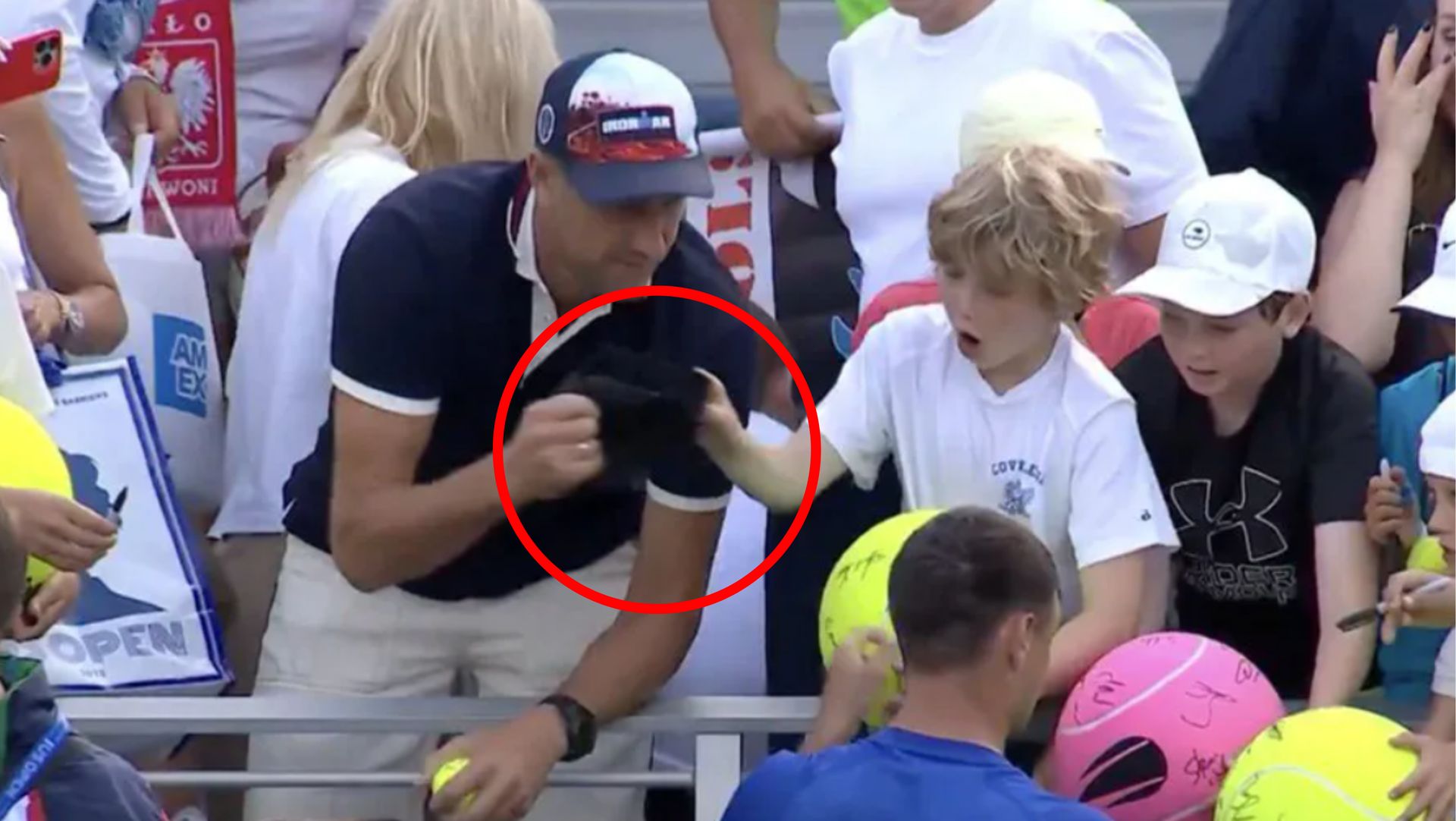 O jego zachowaniu mówił cały świat. Biznesmen zatrudnił ochronę