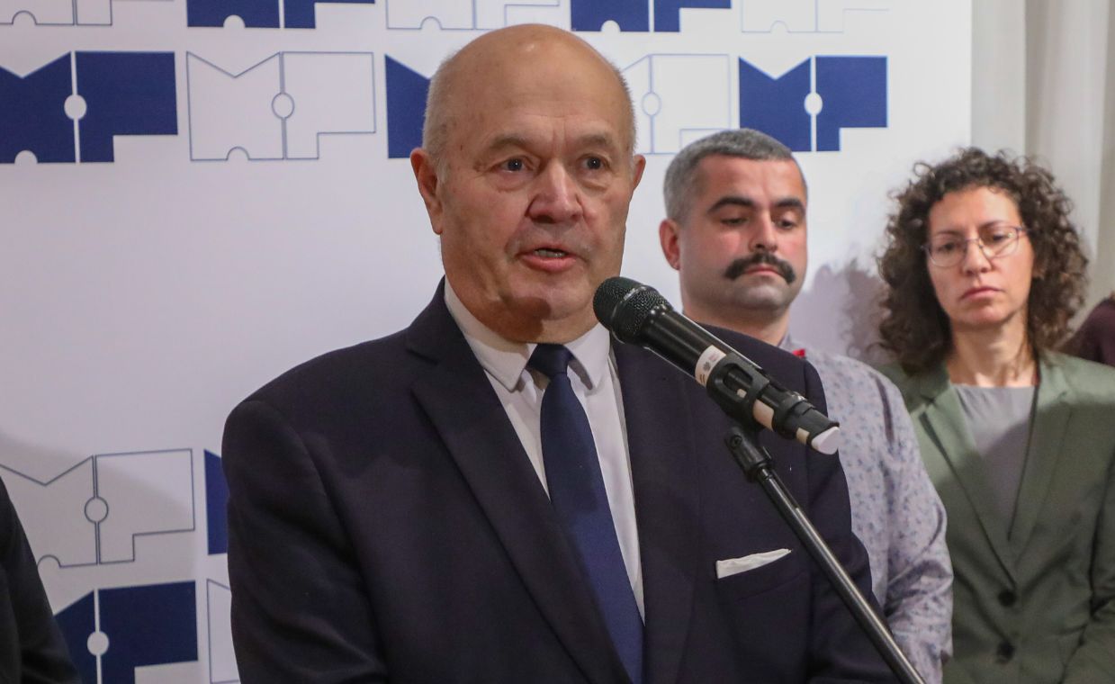 Szokujące fakty. Podejrzany biznesmen w otoczeniu polityków