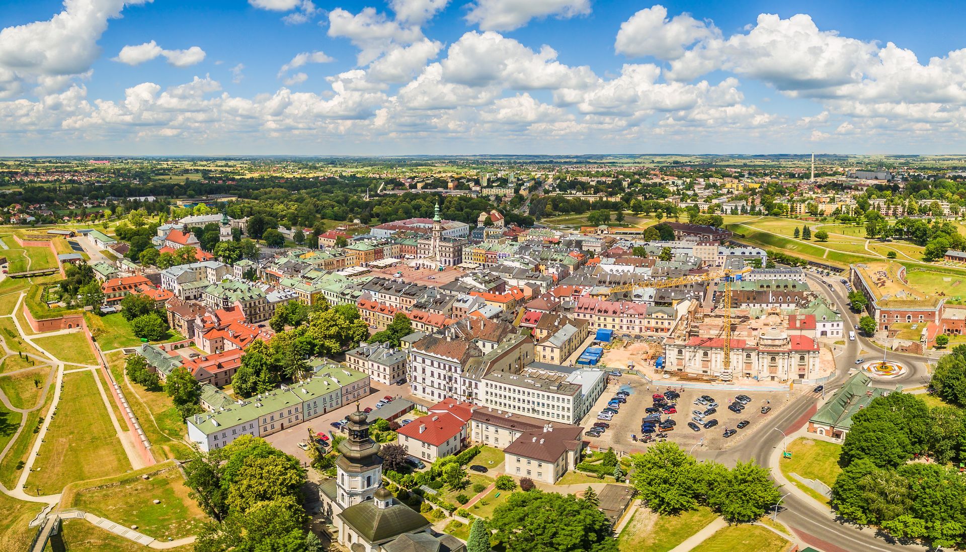 Uroku mu nie brakuje. Miasto pośrodku "polskiej Toskanii"