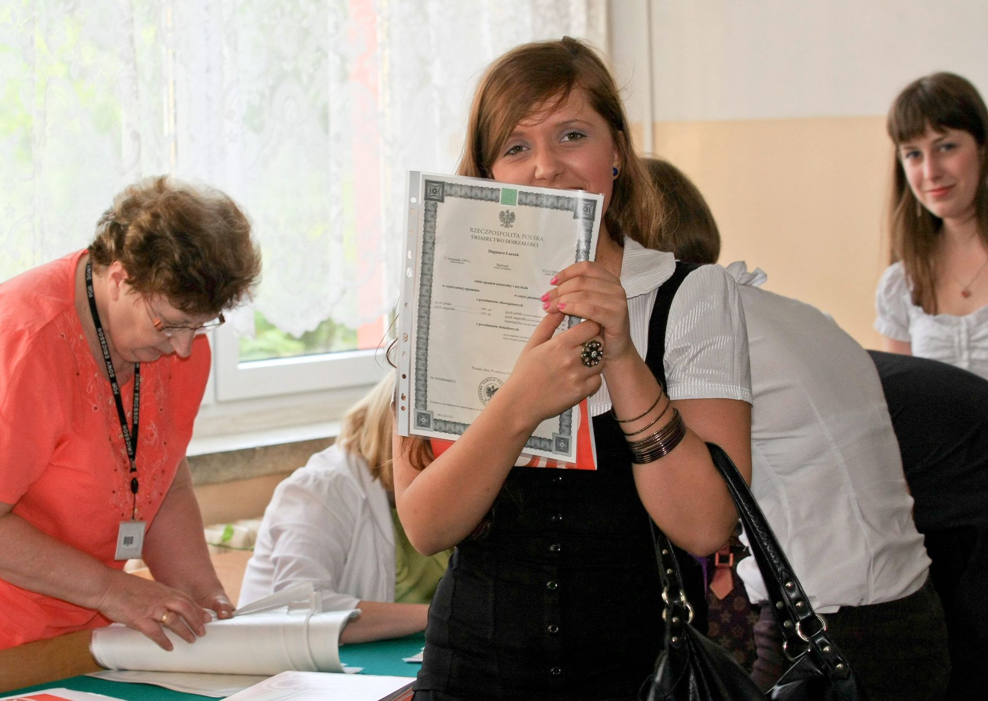 Kiedy wydanie świadectw maturalnych? O tym dniu powinni pamiętać maturzyści w 2025 roku