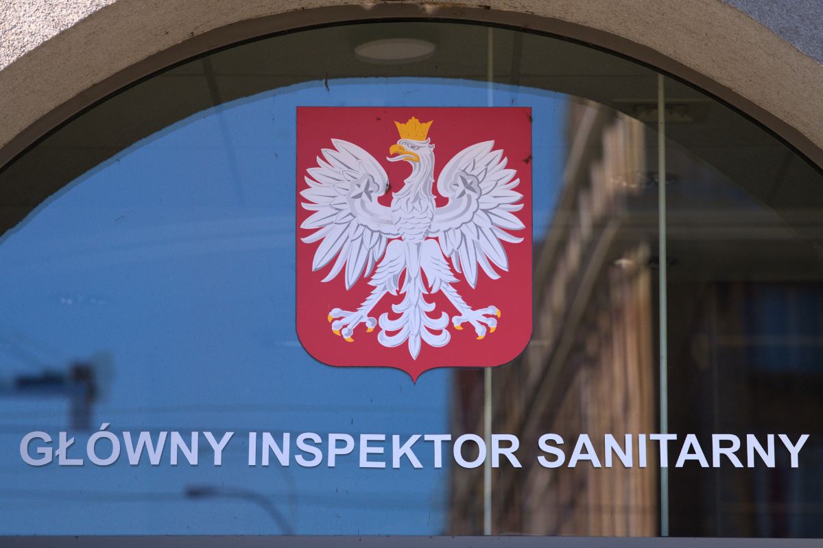 GIS wydał pilne ostrzeżenie. Szkło w popularnym jogurcie