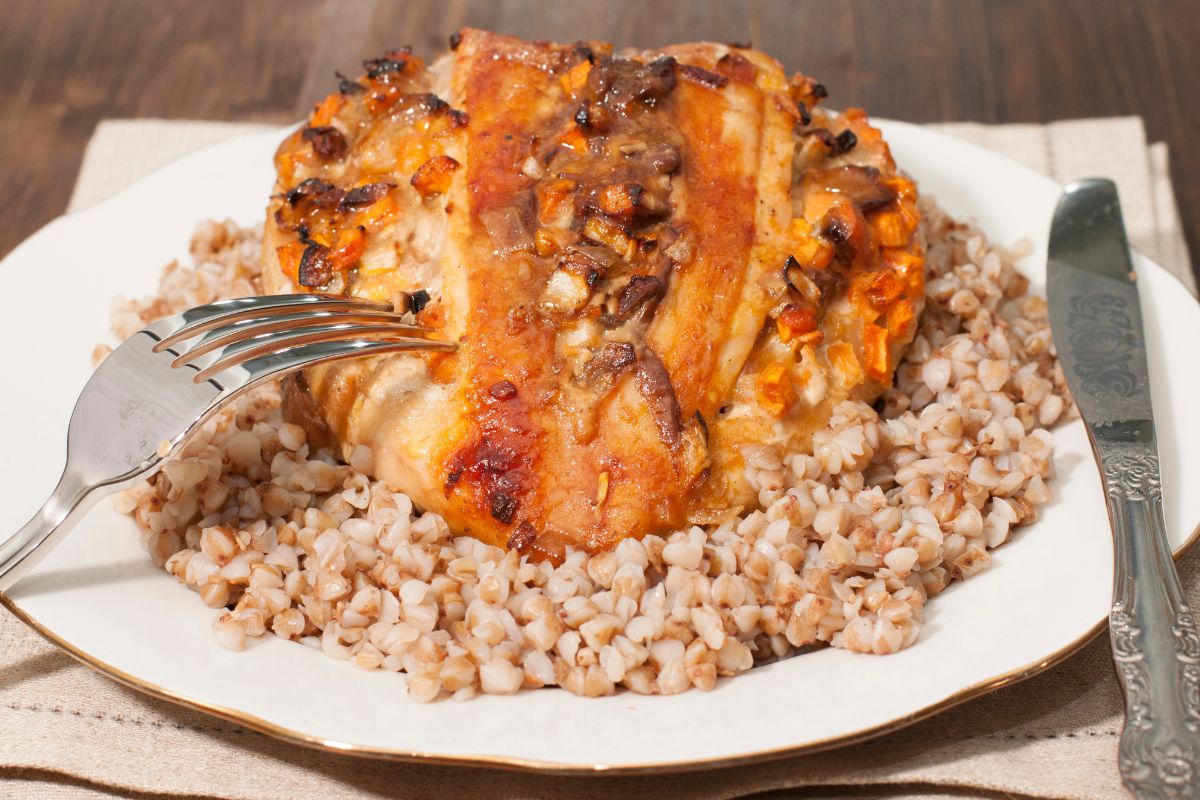 Nadziewam podgrzybkami i zapiekam. Często robię na obiad po grzybobraniu