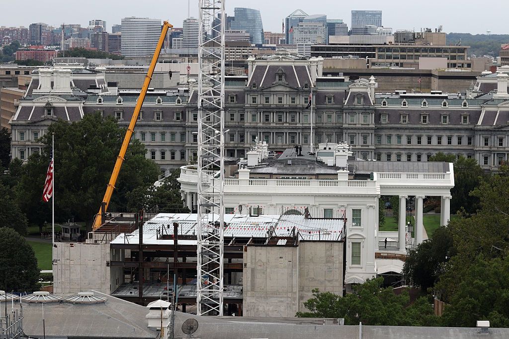 Zrzucili się na salę balową Trumpa. Na liście technologiczni giganci