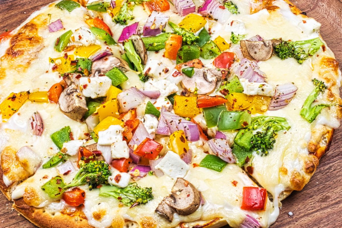 Taką pizzę można jeść na diecie. Jest lekka i napakowana białkiem