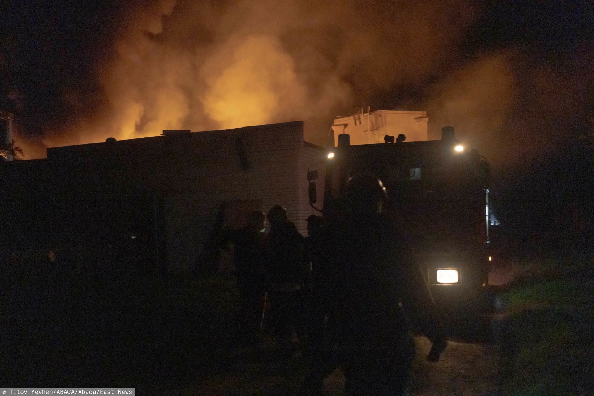 Charków po ataku bombowym. Część miasta bez prądu, są ranni