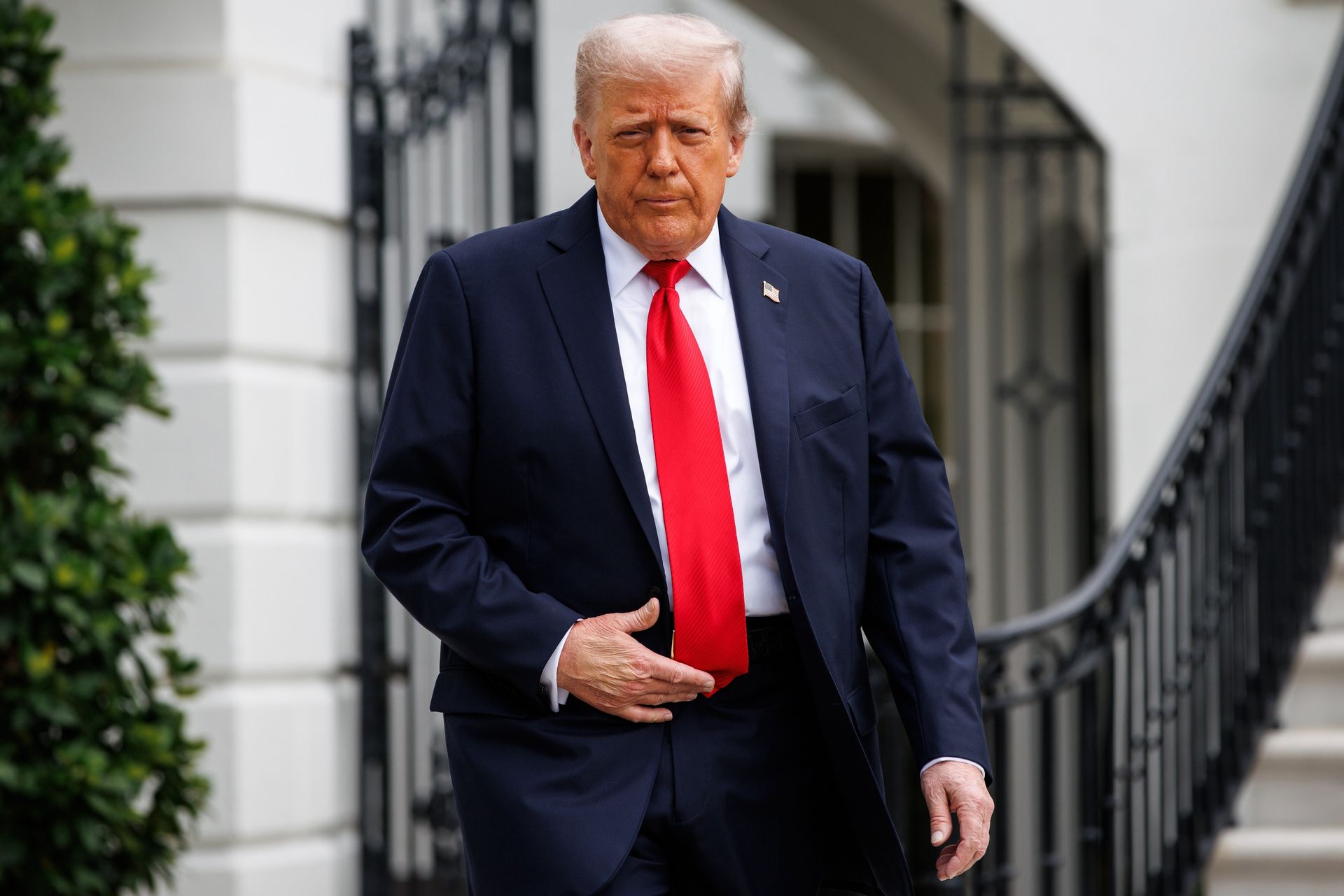 Trump ostrzega firmy po masowych aresztowaniach w gigafabryce