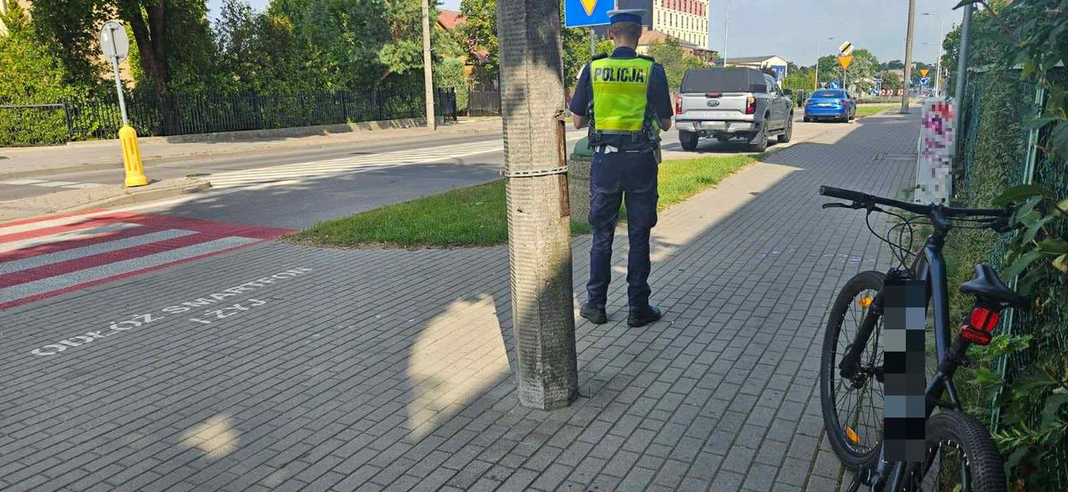 Rowerzysta uderzył w słup. Jechał skradzionym rowerem