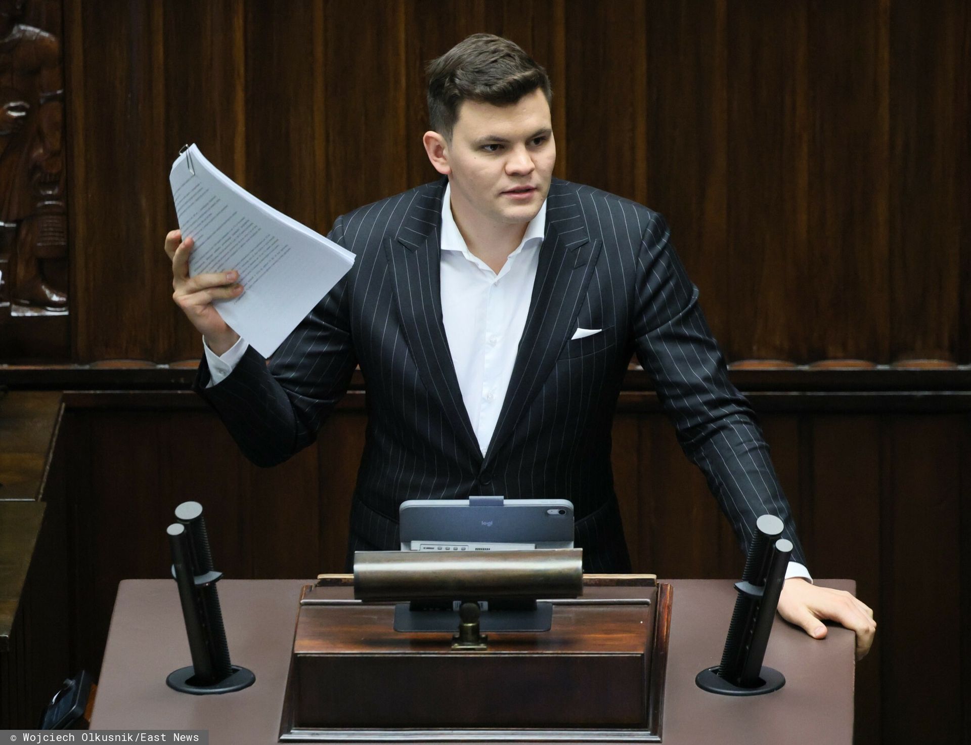 Poseł Gomoła w opałach. Przedsiębiorca ujawnia dokumenty z Sejmu