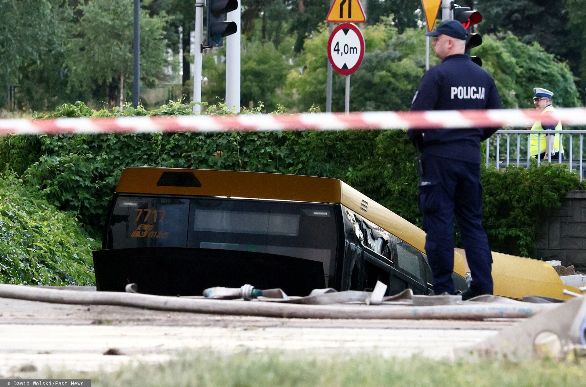 Autobus wjechał do przejścia podziemnego. Pojazd był sprawny