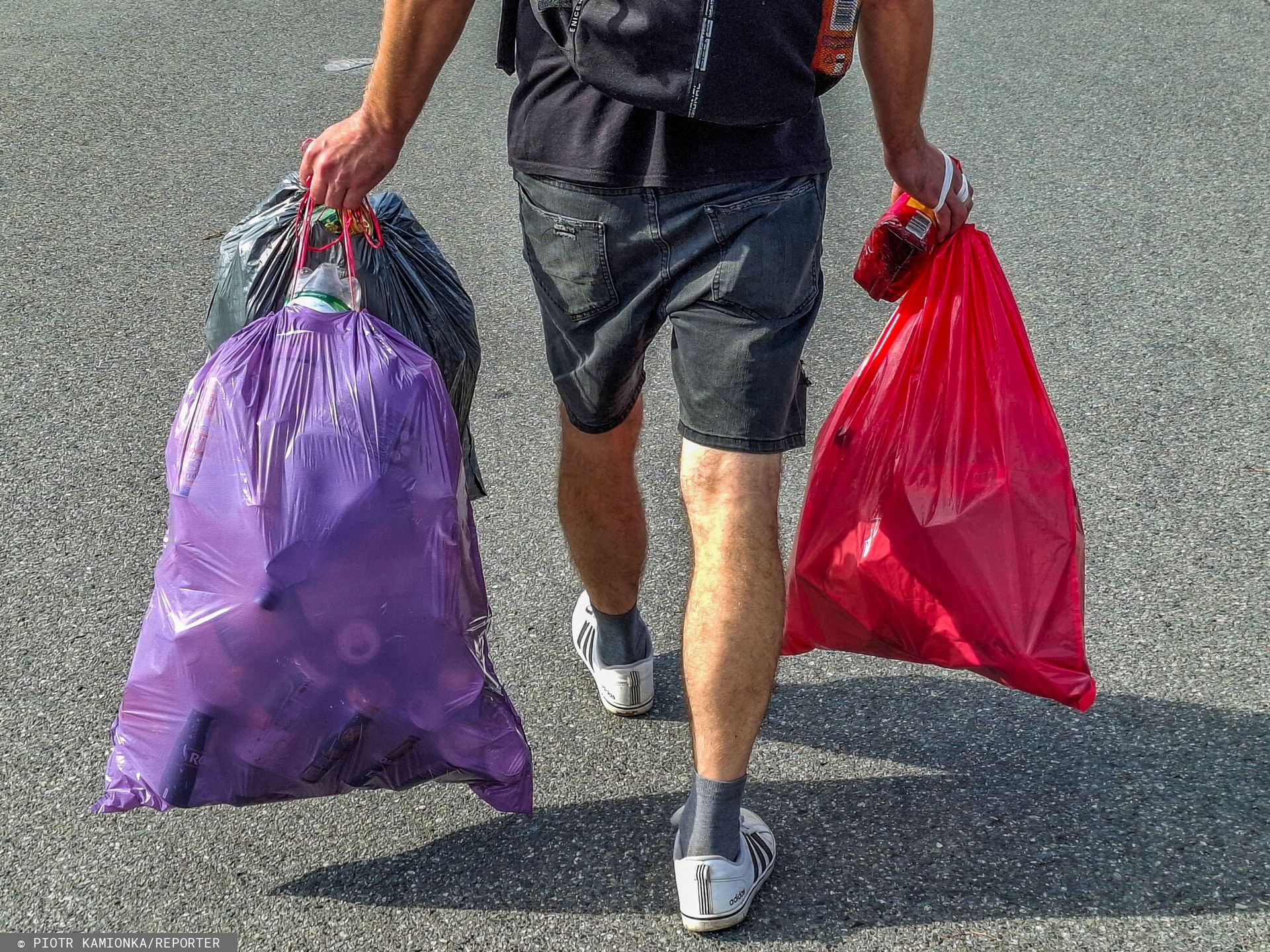 Rekordowy voucher za puszki i butelki. Oddał 1500 sztuk na raz