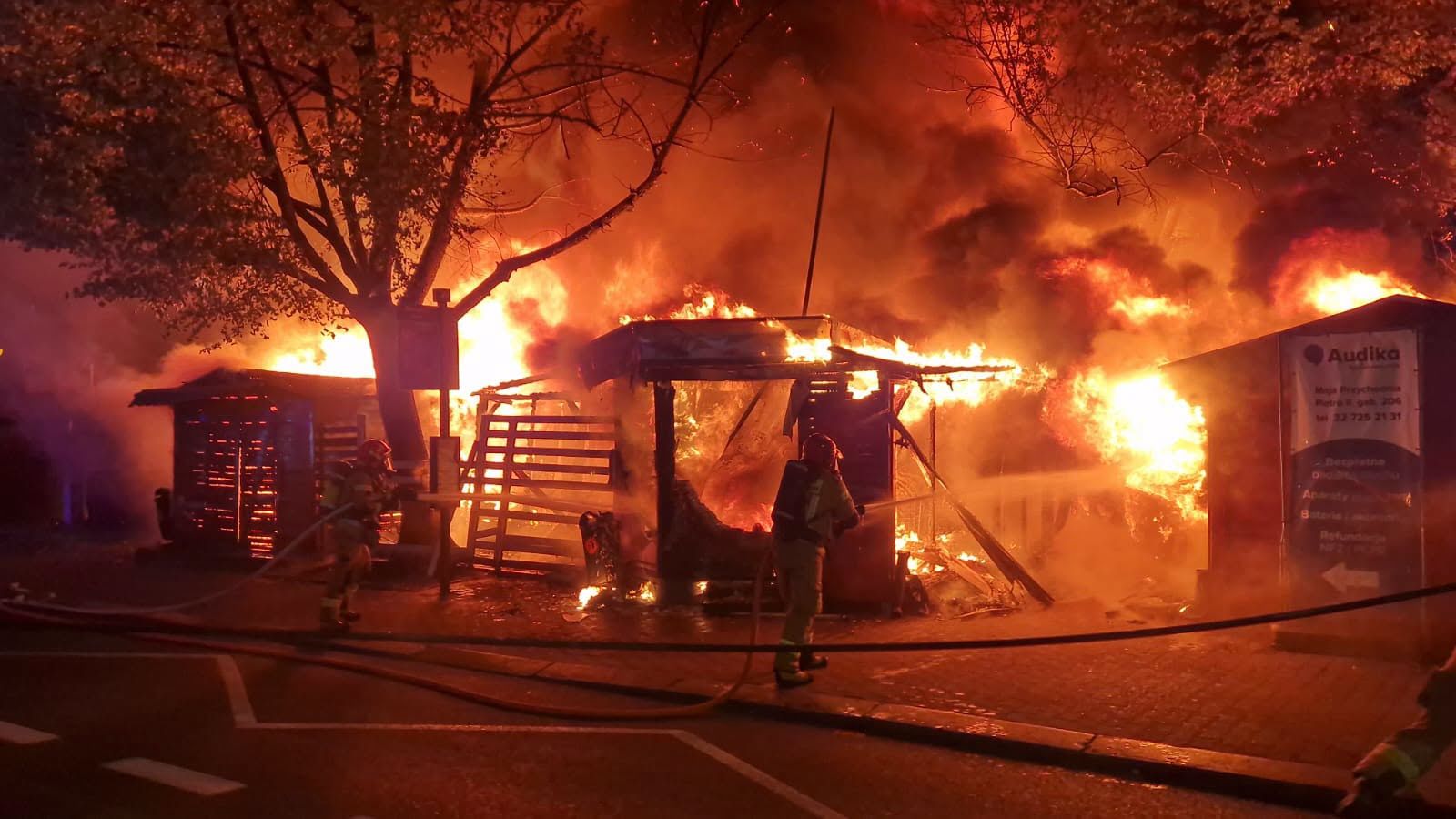 Pożar targowiska w Katowicach. Zatrzymano 23-latka