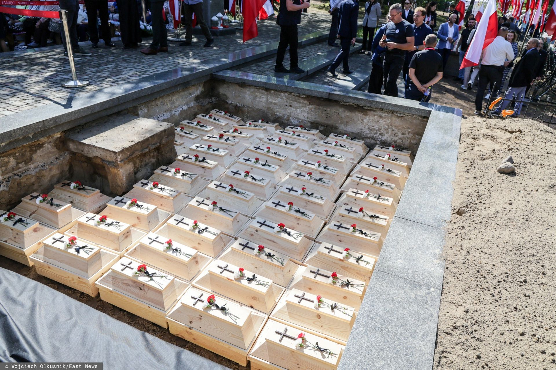 Uroczystości na Wołyniu. Pochowano szczątki 55 polskich ofiar zbrodni