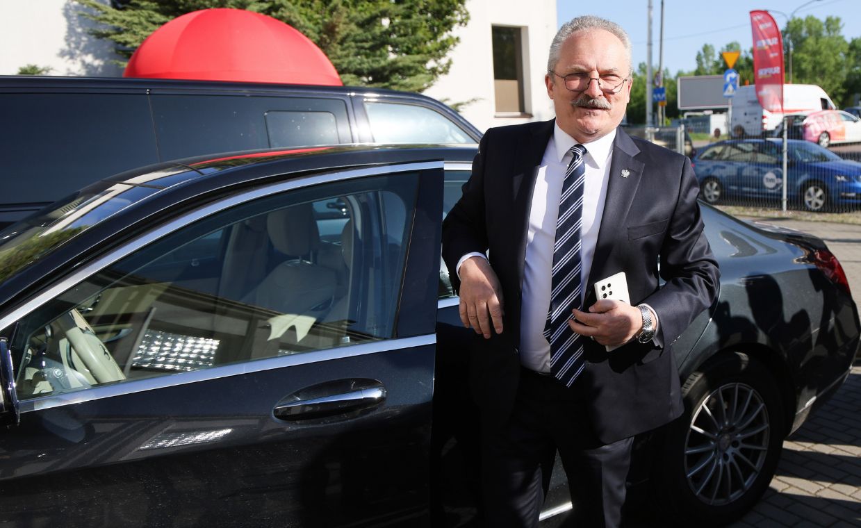 Jakubiak zdumiał już na początku. Gratulował Kurskiemu