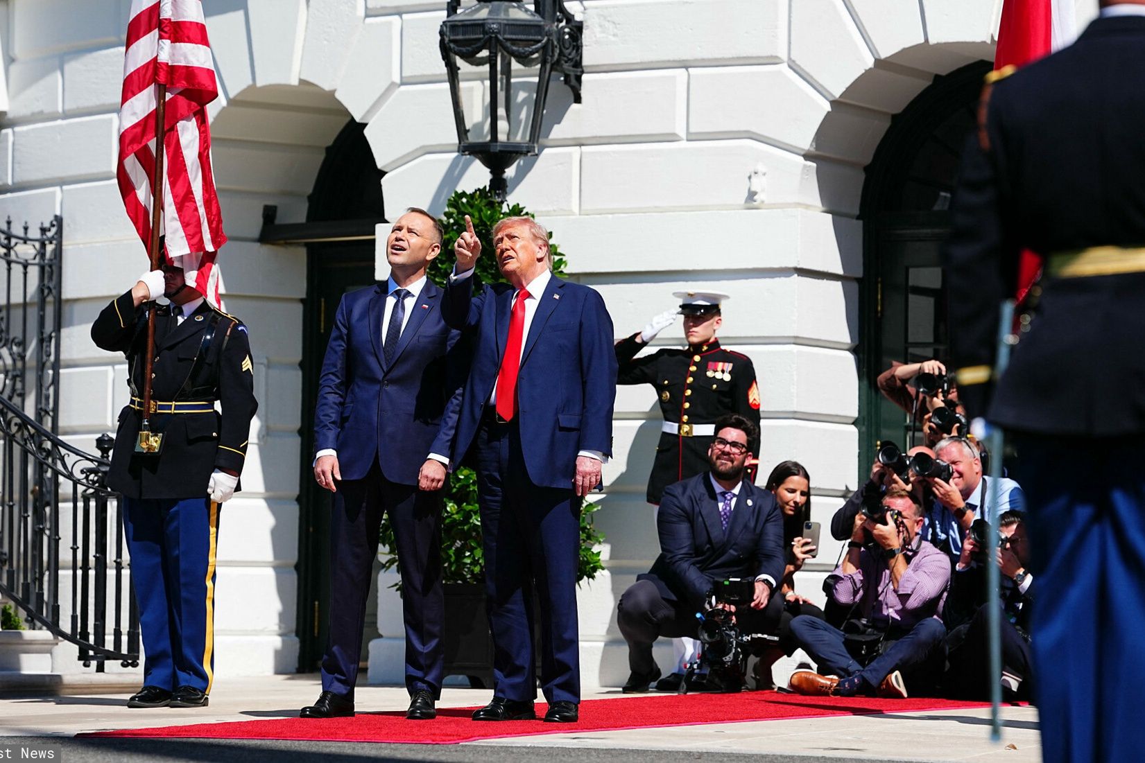 Węgierskie media: Tusk w izolacji po spotkaniu Nawrocki–Trump