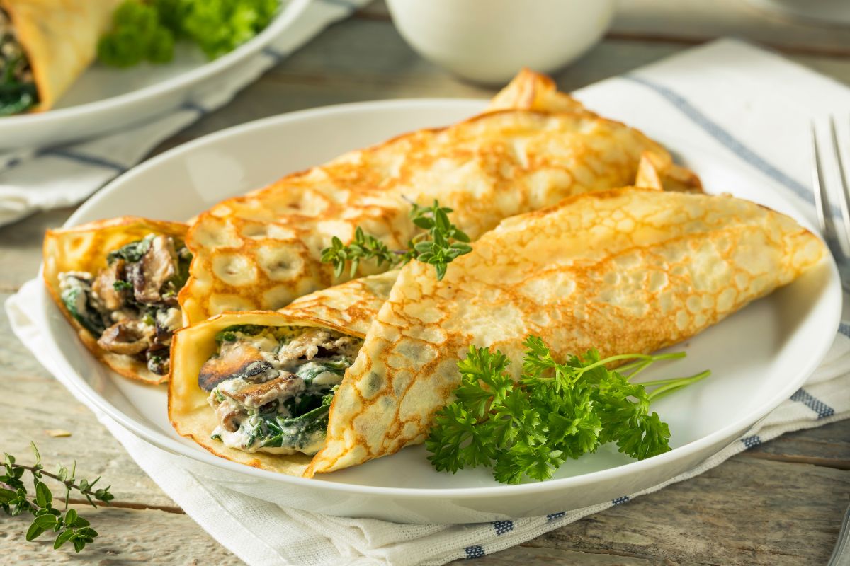 Mieszam kilka składników i nadziewam. Naleśniki na słodko mogą się przy nich schować