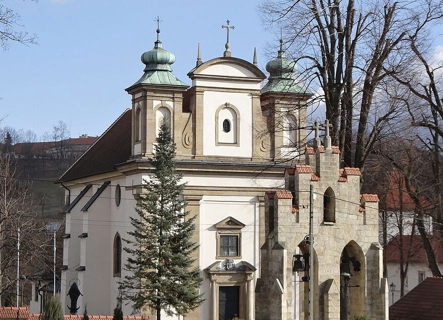 Skandal w kościele w Nowym Wiśniczu. 35-latek zniszczył zabytkowy krzyż