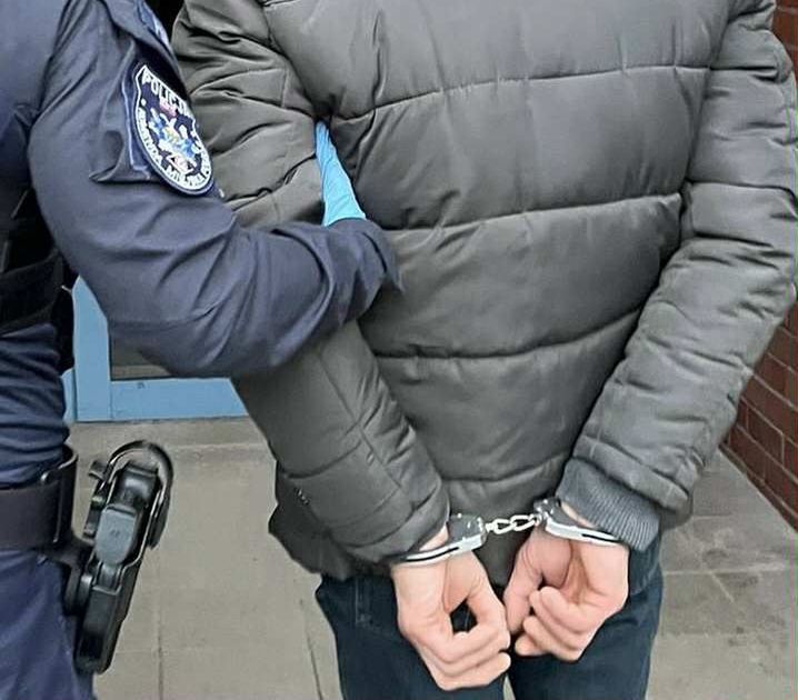 Kradzieże psów spod sklepu. Oto co za to grozi