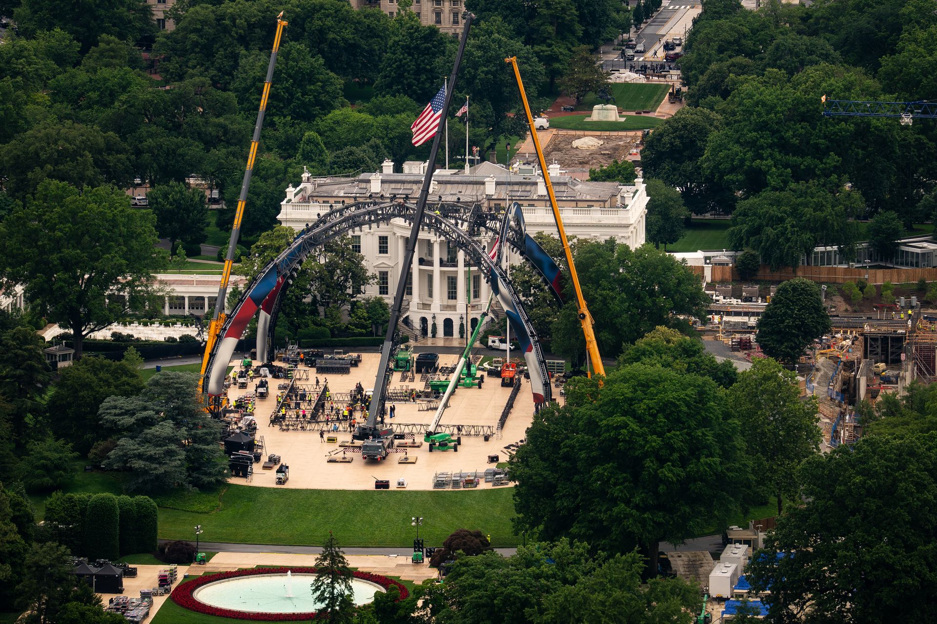 Igrzyska z okazji urodzin Trumpa. Walki UFC przed Białym Domem
