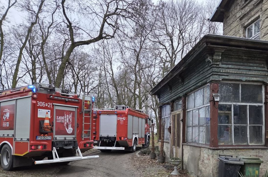 Tragiczny pożar w Komornikach: śmierć dwóch osób