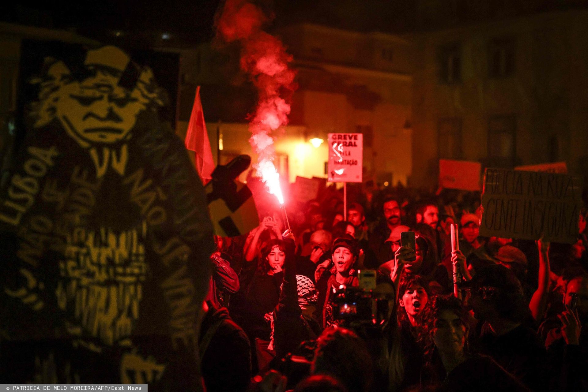 "Chcę wyprowadzić się od rodziców przed pięćdziesiątką". Portugalia wrze, policja rozpędza protesty