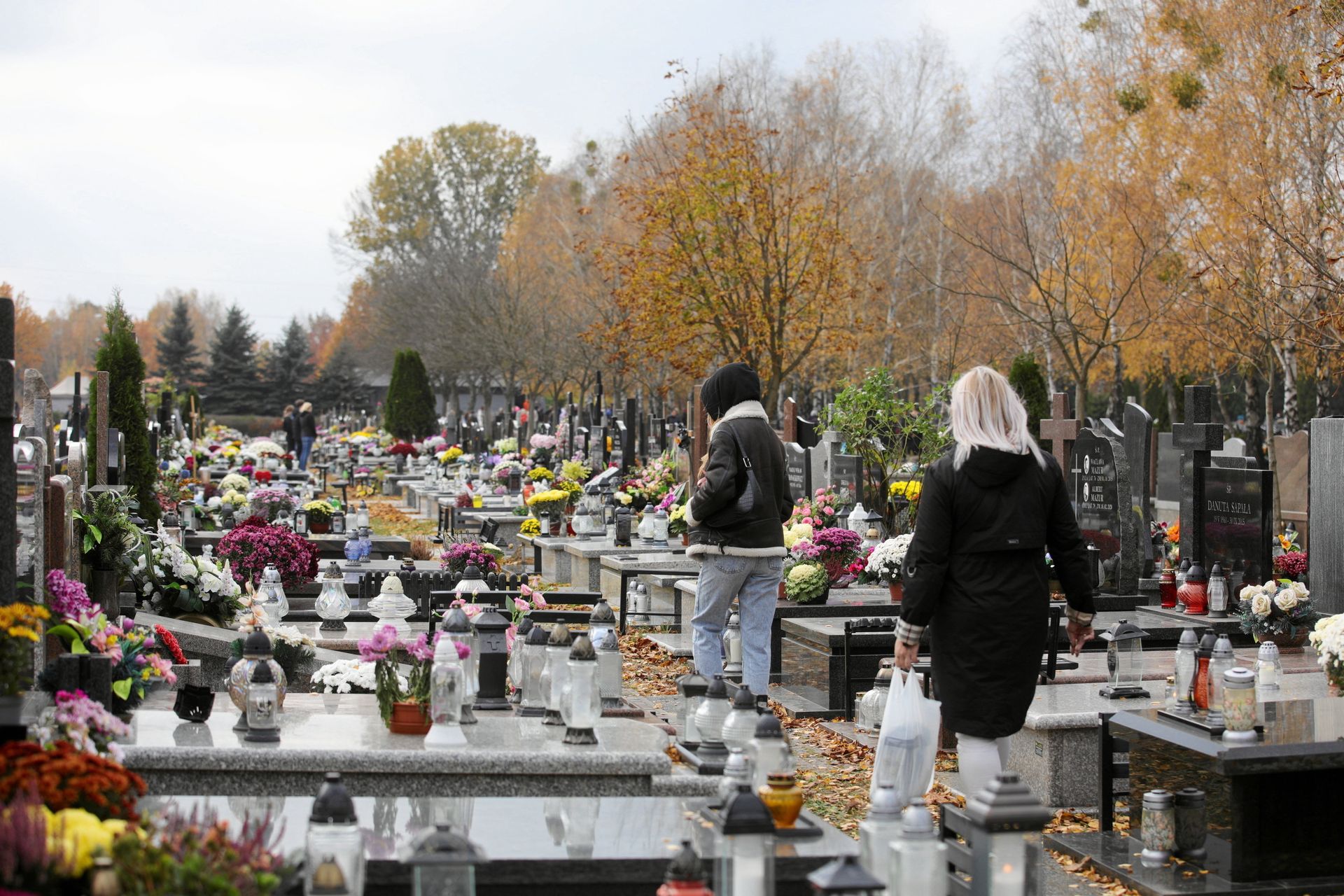 O tym pamiętaj na cmentarzu. Pomyłka może kosztować choćby 5 tys. zł