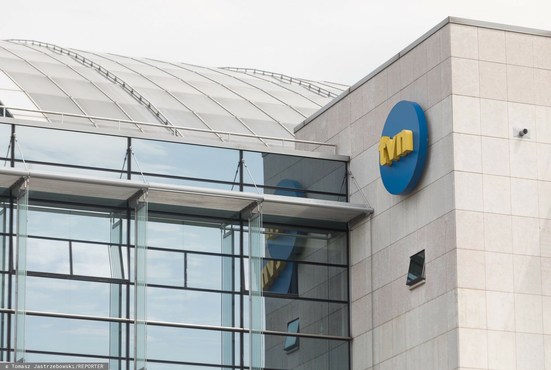 Ponad 200 skarg na reportaż. KRRiT upomina TVN po materiale "Faktów"