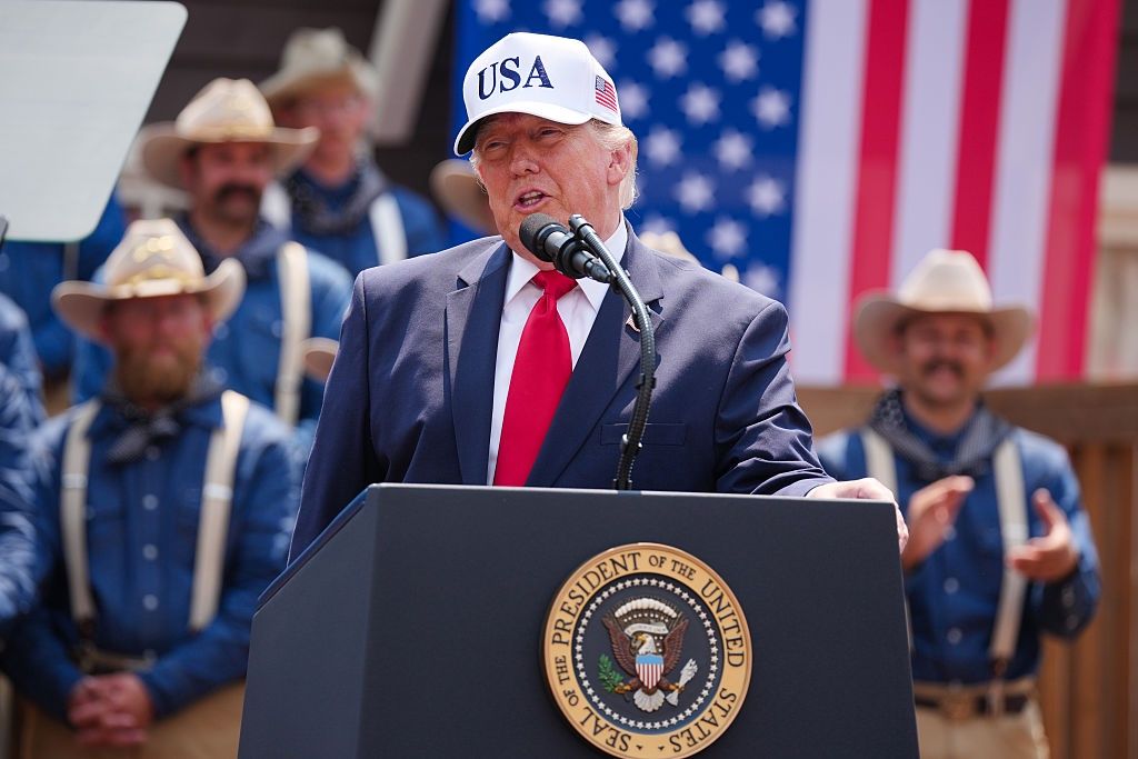 "Praktycznie na wszystko". Trump twierdzi, iż Iran się poddał