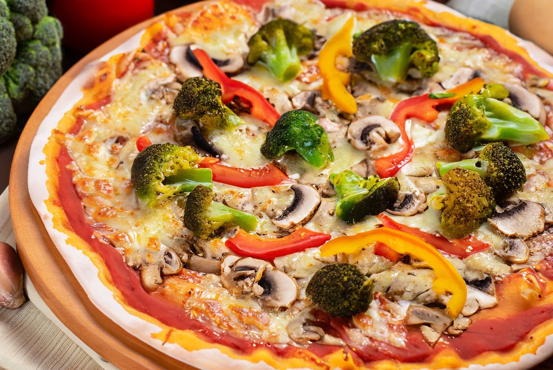 Pizza na proteinowym spodzie. Na diecie sprawdzi się w sam raz