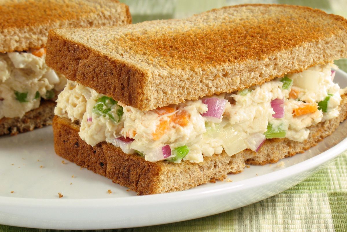 Kolorowa pasta na kanapki. Zrobisz w 5 minut, a energię i dobry humor zyskasz na cały dzień