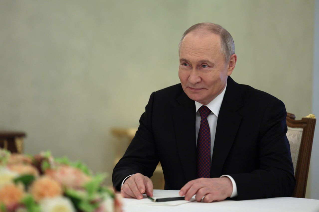 Działo się w nocy. Putin zaprosił Vuczicia na "dzień zwycięstwa"